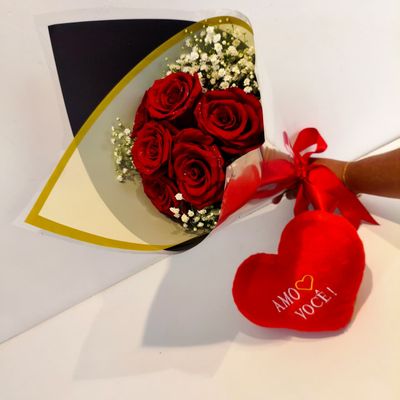 Buquê de Rosas Safira e Coração