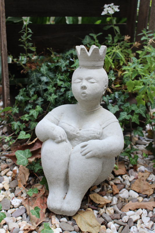 Steinfigur "Prinzessin"