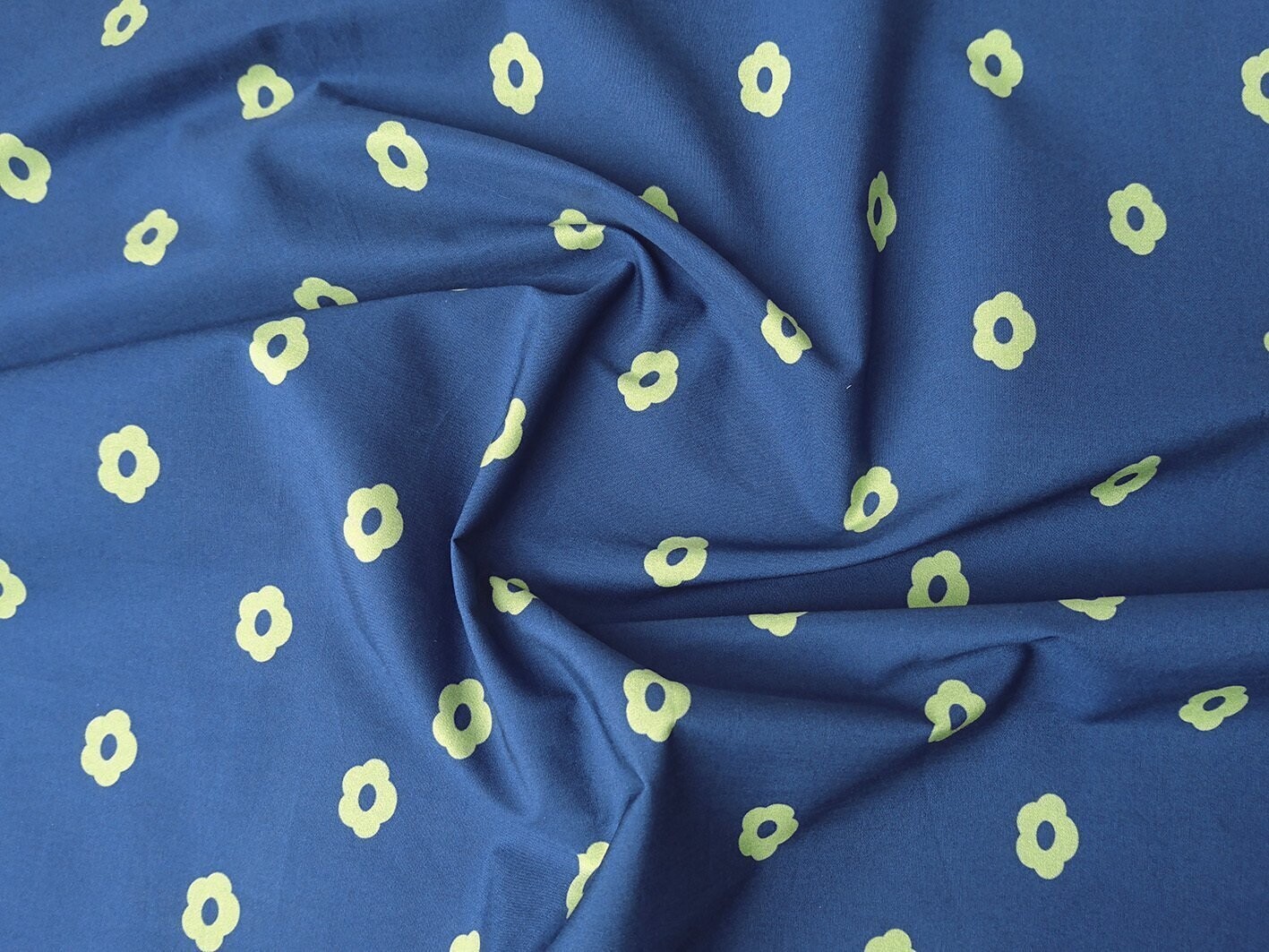 Popeline, Meterware, Baumwollstoff, Motiv Röschen, dunkelblau-grün, Bio, 145cm breit