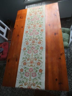 Tischläufer, zwei Längen, Motiv "Bauerngarten", Farbbstellung "Frühlingszauber" (Vanillegelb)