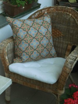 Kissenhülle, 50x50cm, mit Reißverschluß, Baumwollstoff, Motiv Herrenhaus, Farbstellung  Kissenhülle, 50x50cm, mit Reißverschluß, Baumwollstoff, Motiv Herrenhaus, Farbstellung "Heimkehr", anthrazit-grau-hellrot-sandfarbig-olivgrün