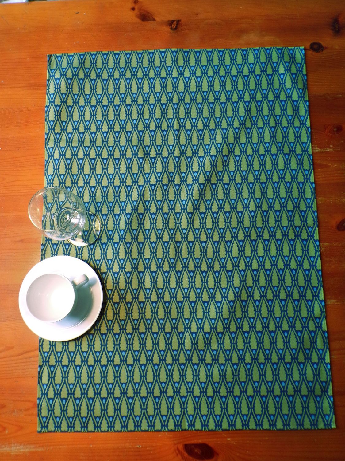 Geschirrtuch, 50x70cm, Baumwolle, dunkelblau mit grünen Bäumchen