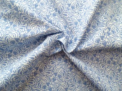 Popeline, Meterware, Baumwollstoff, Motiv Rabenwiese, lavendel, bio, 145 cm breit Popeline, Meterware, Baumwollstoff, Motiv Rabenwiese, lavendel, bio, 145 cm breit