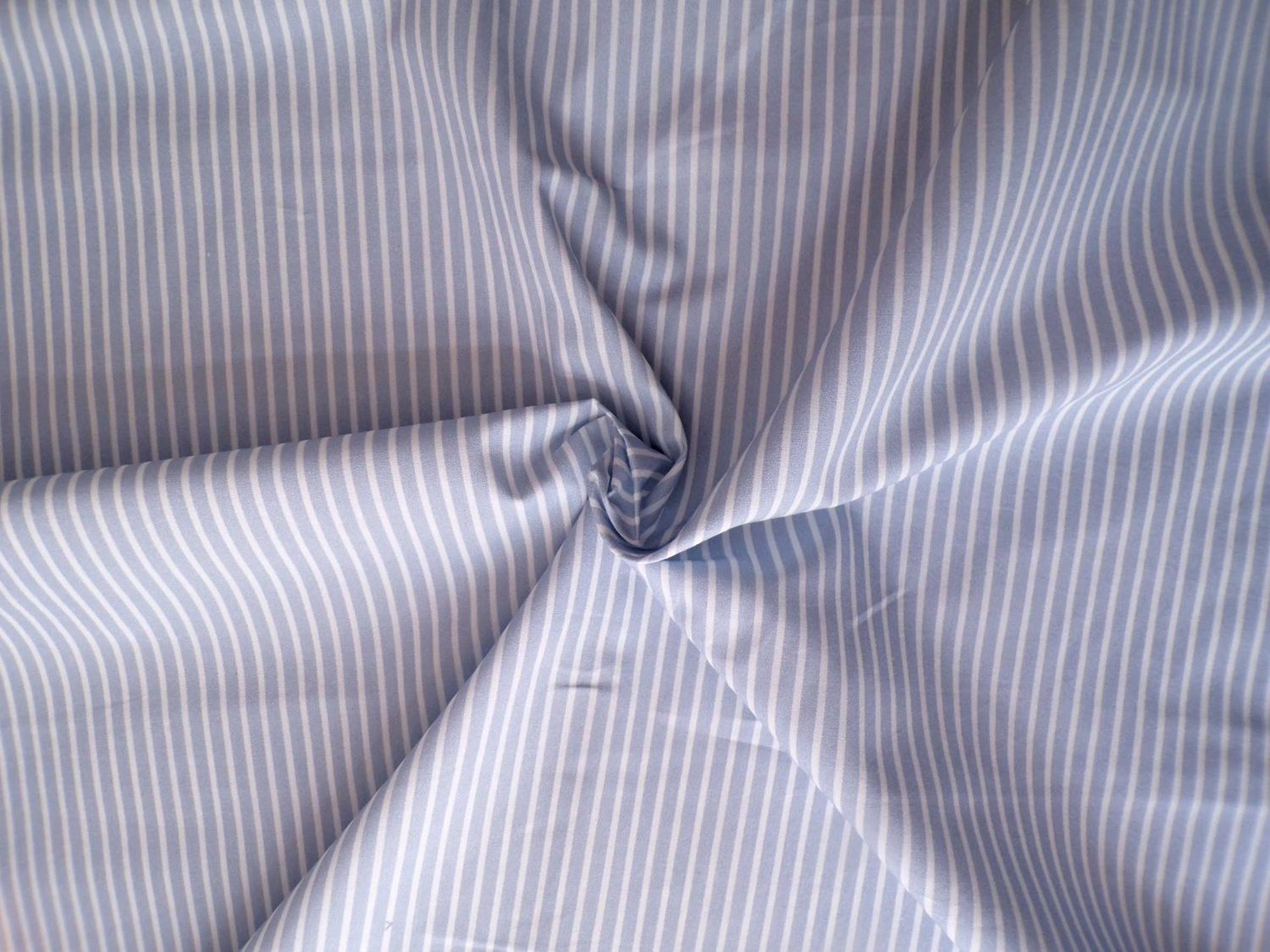 Popeline, Meterware, Baumwollstoff, Streifen, hellblau-weiß, ultramarinblau, bio, 145 cm breit