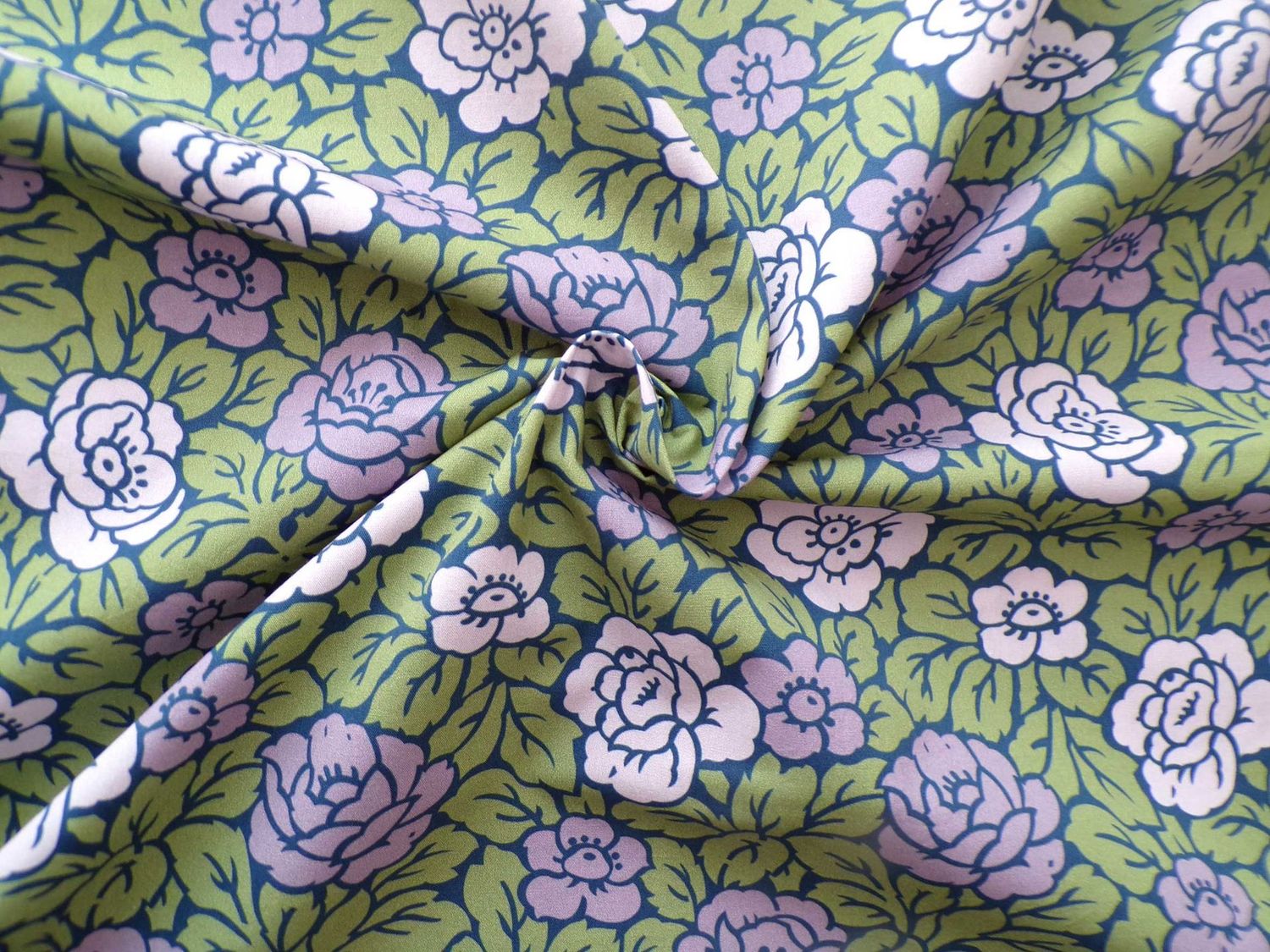 Popeline, Meterware, Baumwollstoff, Bio, Rosen, violett/grün, 145cm breit, zweifarbige Blüten, zwei Mustergrößen