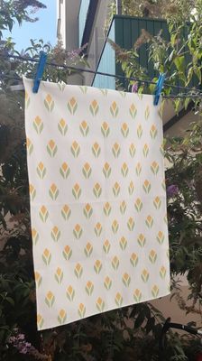 Geschirrtuch, 50x70cm, Baumwolle, Krokusmotiv, weiß mit grün-gelb, Ostern