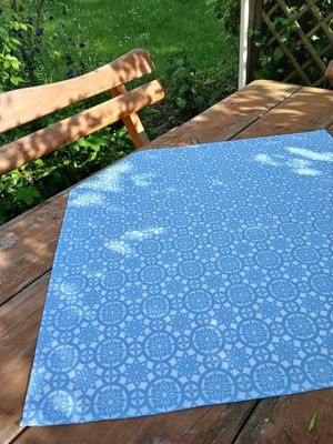 Quadratische Tischdecke, Mitteldecke, 75x75cm, jeansblau-weiß, Baumwollstoff, Quadratische Tischdecke, Mitteldecke, 75x75cm, jeansblau-weiß, Baumwollstoff, "Schnee 1"