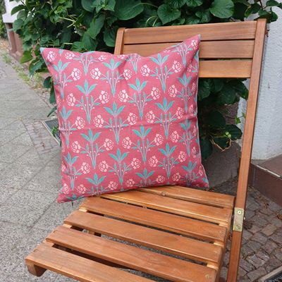Kissenhülle, 40 x 40cm, Motiv "Erker", Farbstellung "Granatapfel" (Weinrot), türkis, altrosa