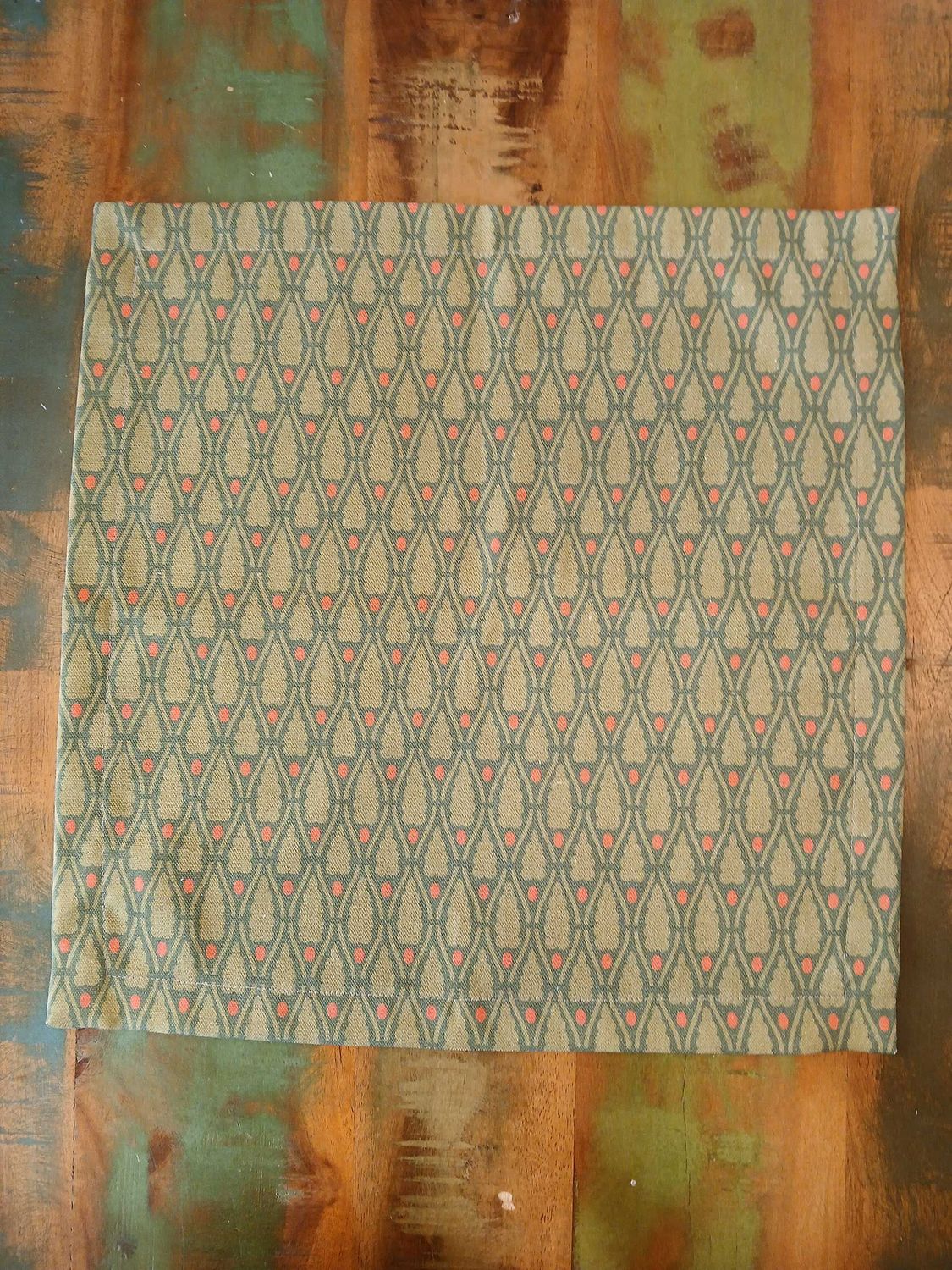 Stoffserviette, 40x40cm, 100% Baumwolle, Dunkelgrün mit grünen Bäumchen und hellroten Punkten, kleines Tischdeckchen, Weihnachten