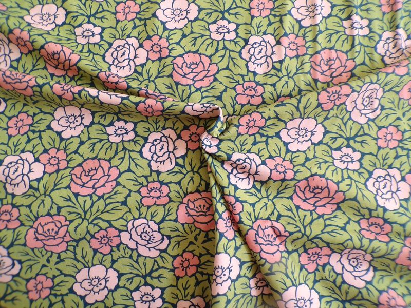 Bio-Jersey, Meterware, mit 5% Elastan, Rosen, grün/ hellrosa/lachs, Kinderkleidung Bio-Jersey, Meterware, mit 5% Elastan, Rosen, grün/ hellrosa/lachs, Kinderkleidung