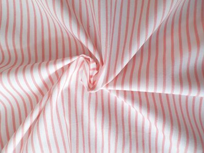 Popeline, Meterware, Baumwollstoff, Bioqualität, Streifen, weiß-rosa, GOTS, Futterstoff, Webware, Blusenstoff, Hemdenstoff, Patchworkstoff, Trachten, Dirndl Popeline, Meterware, Baumwollstoff, Bioqualität, Streifen, weiß-rosa, GOTS, Futterstoff, Webware, Blusenstoff, Hemdenstoff, Patchworkstoff, Trachten, Dirndl