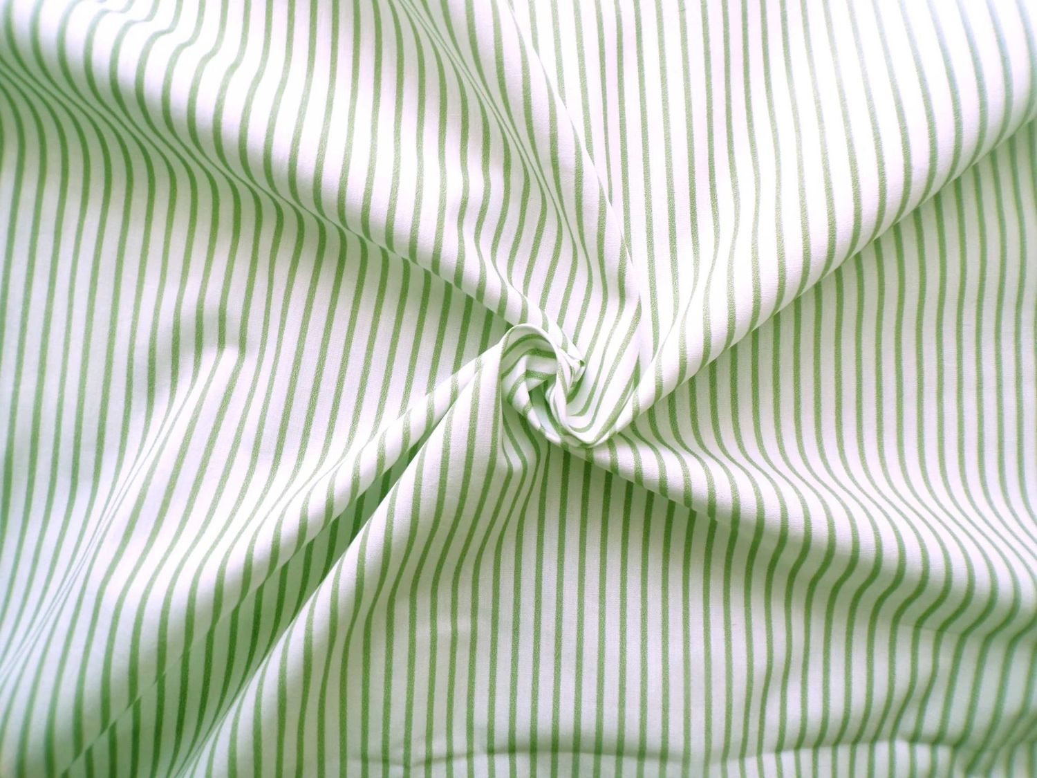 Popeline, Meterware, Baumwollstoff, Bioqualität, Streifen, weiß-hellgrün, GOTS, Futterstoff, Webware, Blusenstoff, Hemdenstoff, Patchworkstoff, Trachten, Dirndl Popeline, Meterware, Baumwollstoff, Bioqualität, Streifen, weiß-hellgrün, GOTS, Futterstoff, Webware, Blusenstoff, Hemdenstoff, Patchworkstoff, Trachten, Dirndl
