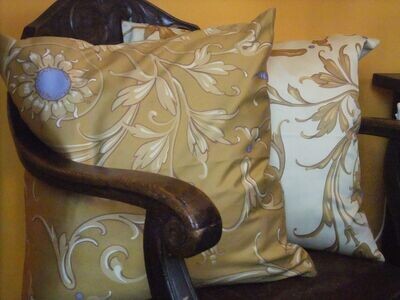 Kissenhülle "Feldblume", Farbstellung Erntefest, Mako-Satin, mit verdecktem Reißverschluß an der Unterseite,