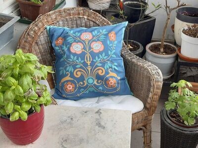 Kissenhülle, 50 x 50cm, Motiv "Bauerngarten", Farbstellung "Sommernacht" (Dunkelblau)