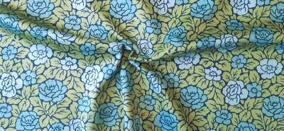 Kissenbezüge, Mako-Satin, zweifarbige wasserblaue Rosen mit grün auf Dunkelblau Kissenbezüge, Mako-Satin, zweifarbige wasserblaue Rosen mit grün auf Dunkelblau