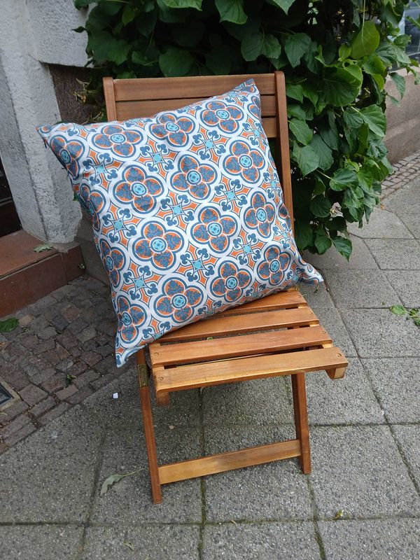 Kissenhülle, 50x50cm, mit Reißverschluß, Baumwollstoff, Motiv Herrenhaus, Farbstellung Kissenhülle, 50x50cm, mit Reißverschluß, Baumwollstoff, Motiv Herrenhaus, Farbstellung "Blauer Fels hell"