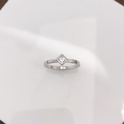Solitaire, princess-cut diamond ring