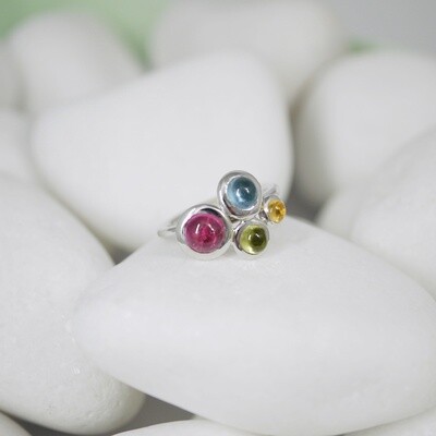 Bubble ring in gold with colourful stones