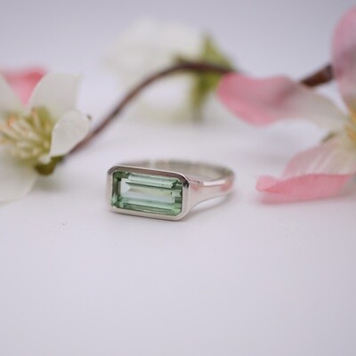 Carved marnie ring with mint tourmaline