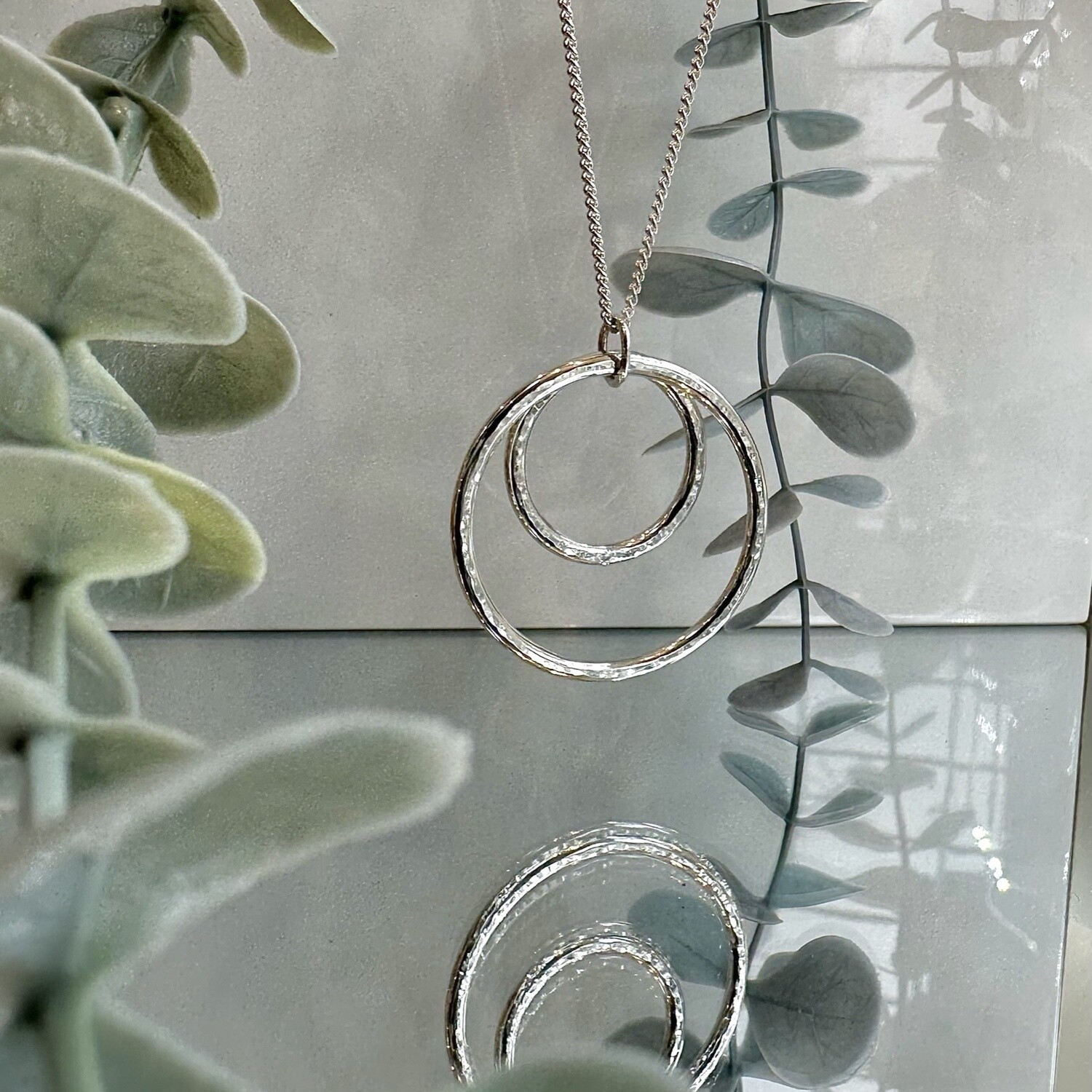 Double circles pendant