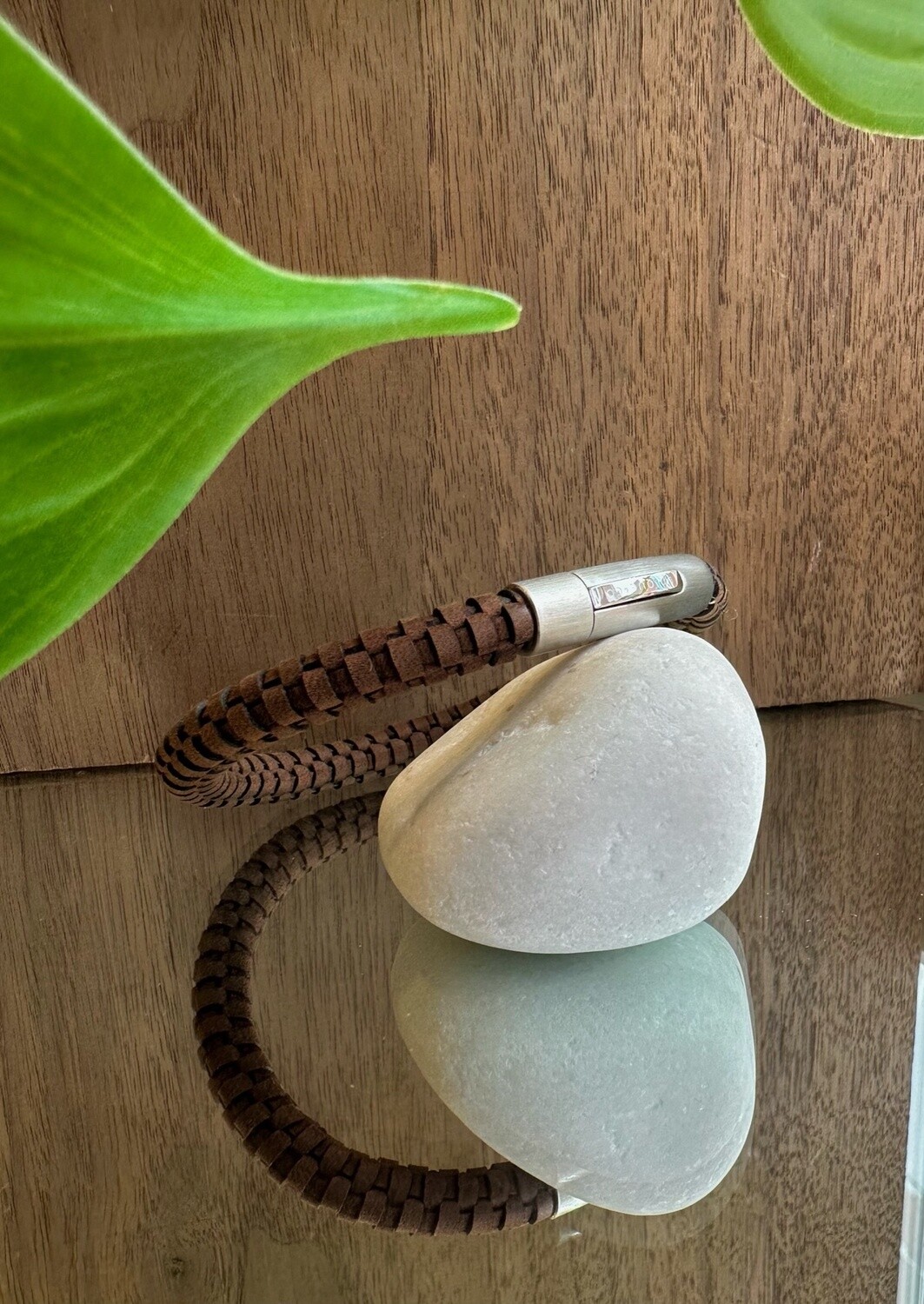Woven,  round leather bracelet in Moroccan brown, Length: 21cm