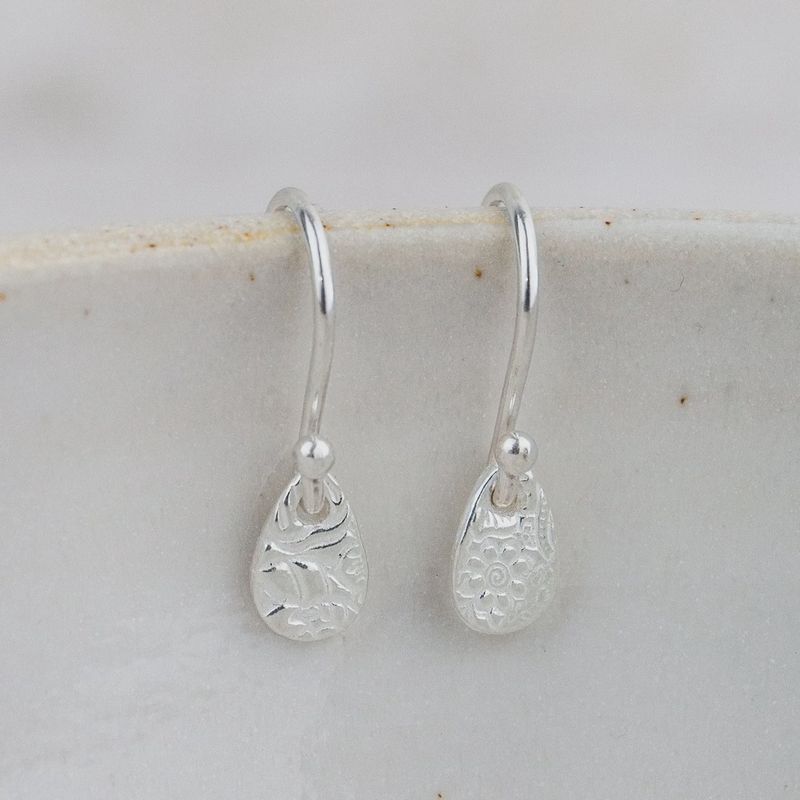 Teardrop textured earrings