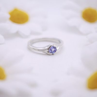 Bud ring in silver