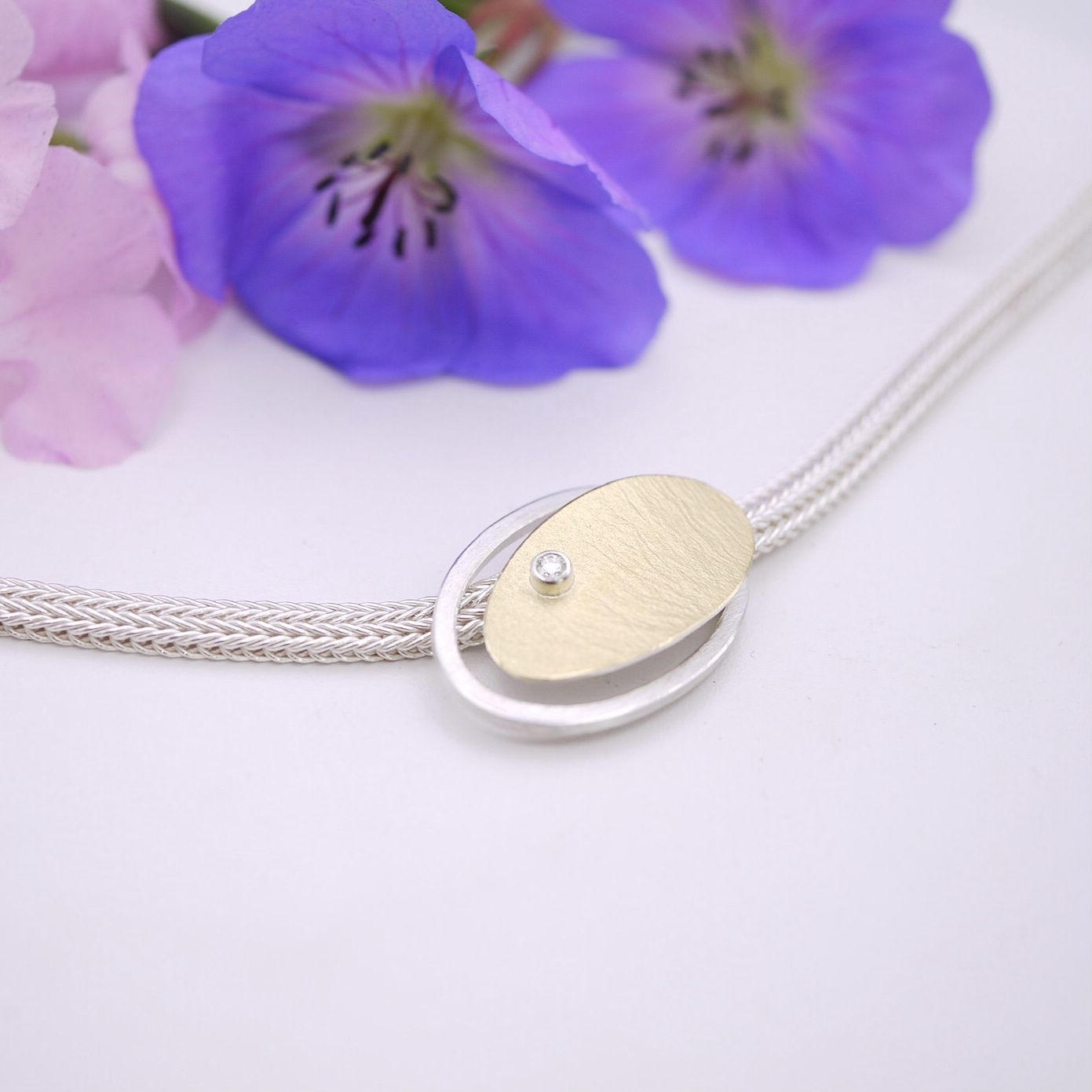 Abstract oval necklace with diamond