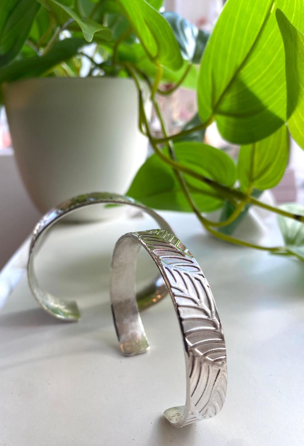 Impressions flat cuff, Pattern: Leaf