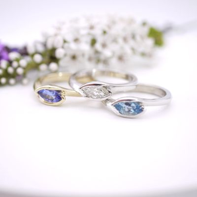 Marquise ring in gold