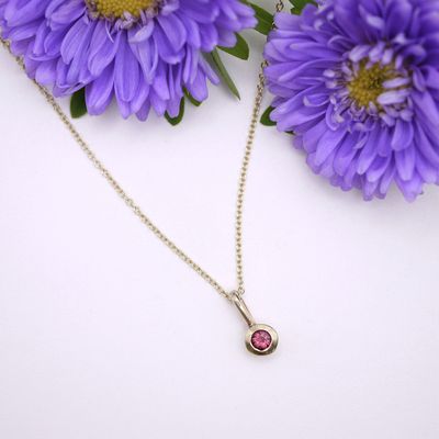 Juicy pendant in gold