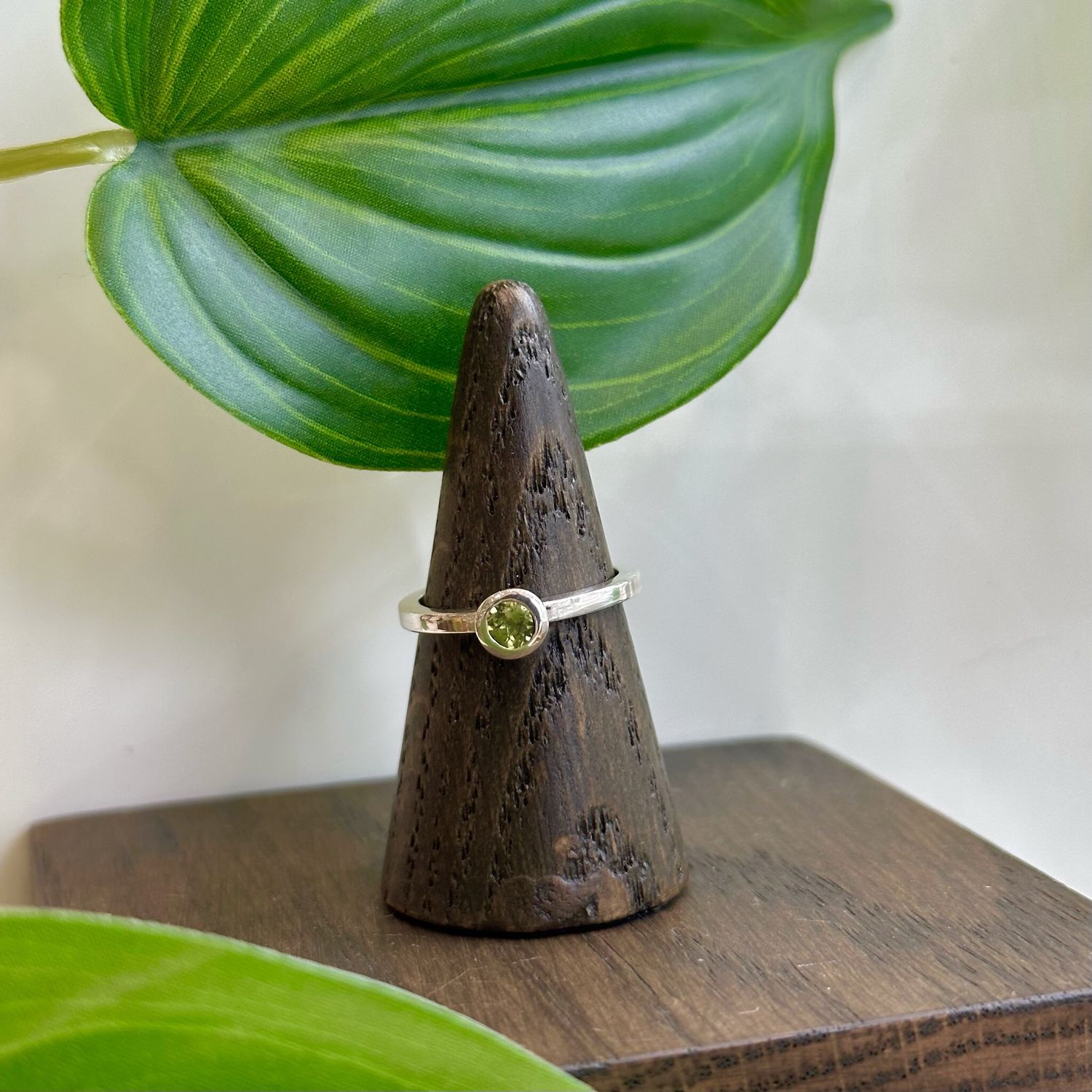 Juicy rings in silver, Stone: Peridot