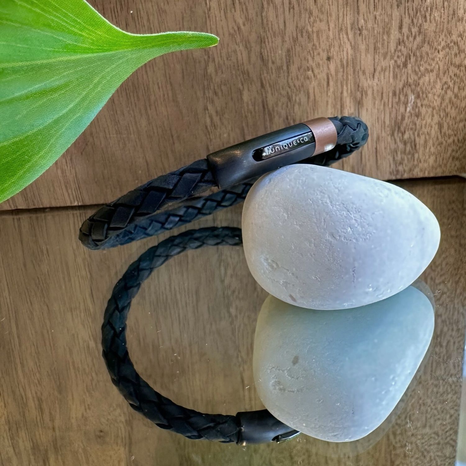 Black round leather bracelet with rose gold clasp, Size: 19cm