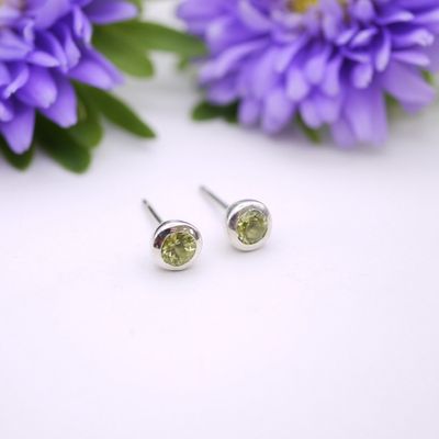 Juicy studs in silver