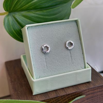 Hammered halo studs in silver