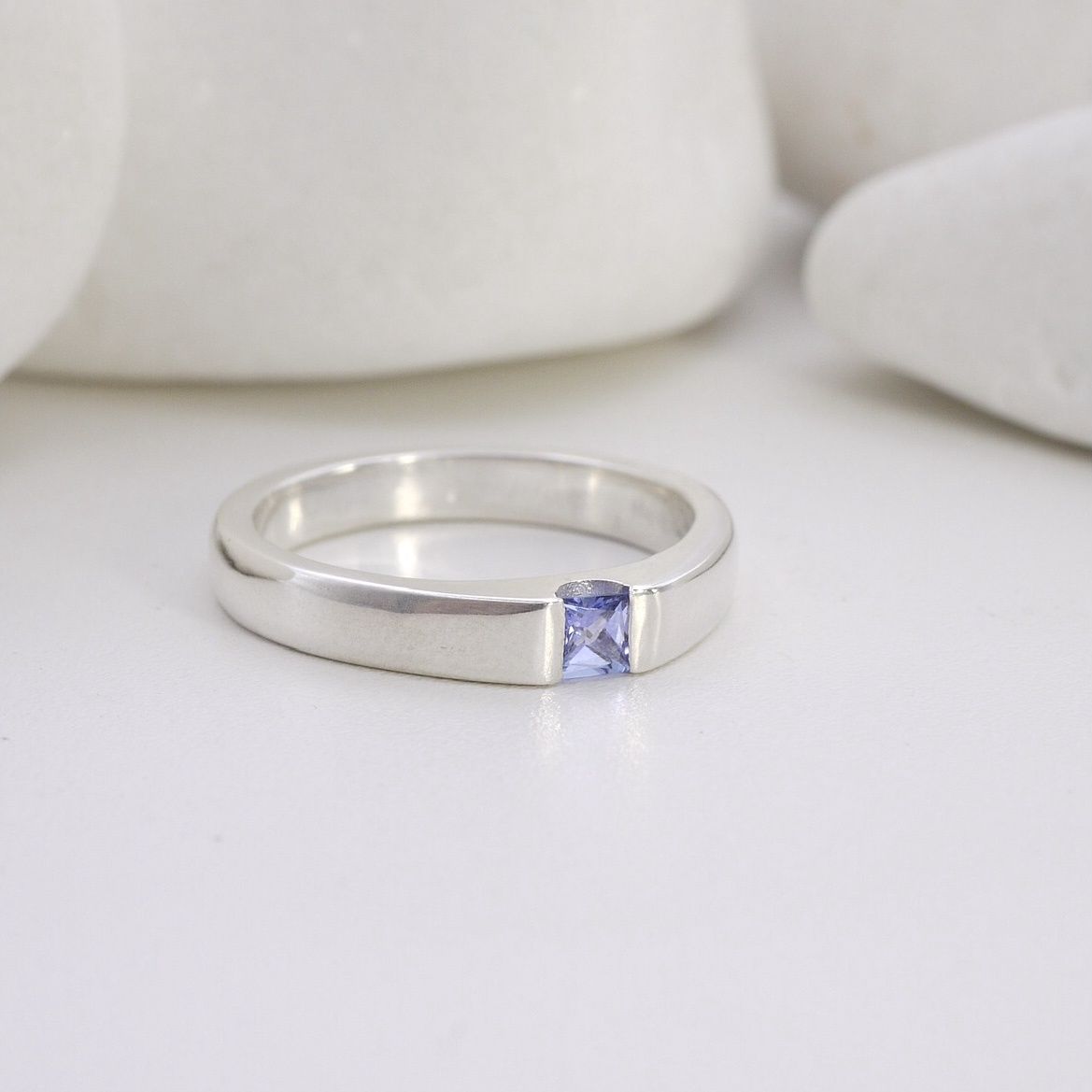 Modern ring in silver, Stone: Tanzanite
