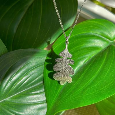 Leaf pendant in silver