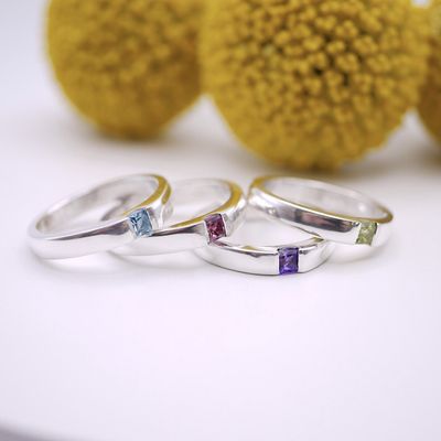 Modern ring in silver