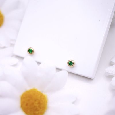 Juicy studs in yellow gold