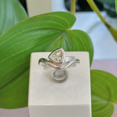 Green quartz trillion wave ring