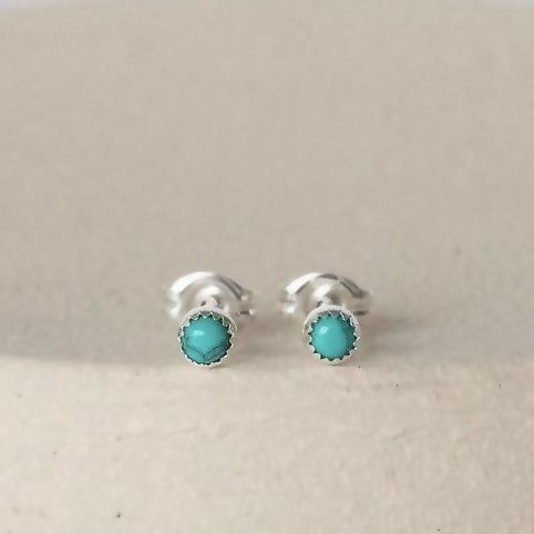 Mini gemstone studs, Stone: Turquoise