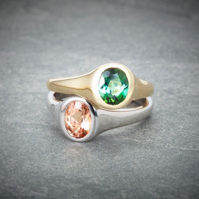Soft carved ring in gold