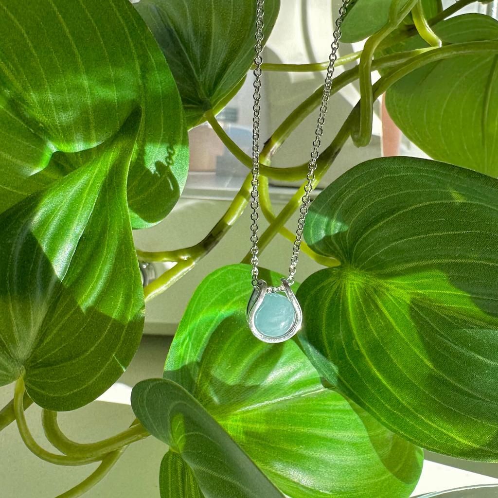 Sling-shot orbit pendant with gemstones, Stone: Aquamarine