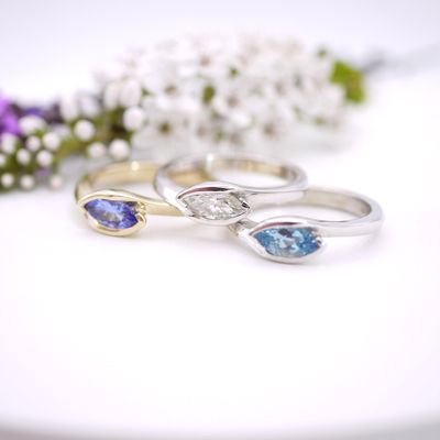Marquise ring in gold