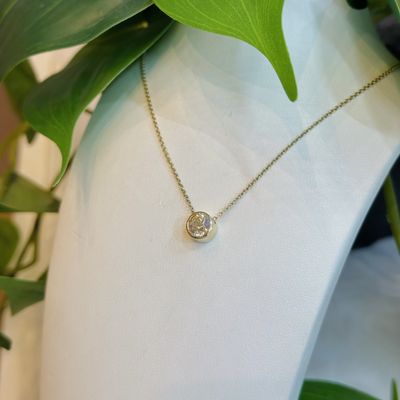 Peach sapphire floating pendant