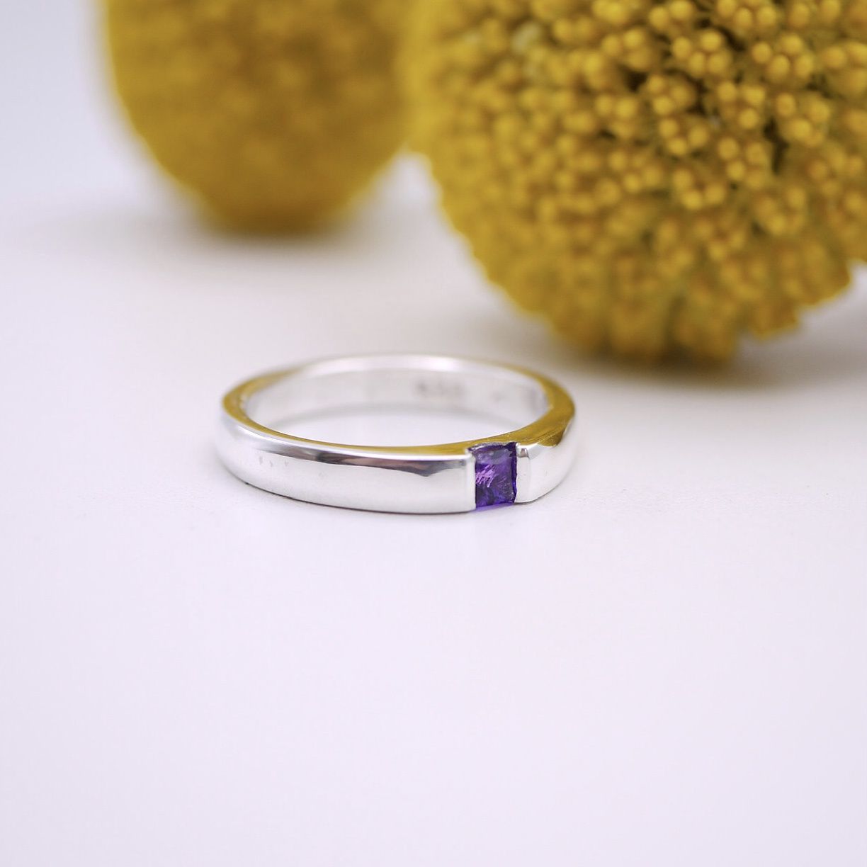 Modern ring in silver, Stone: Amethyst