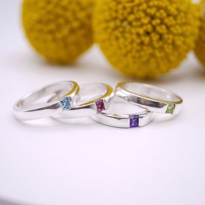 Modern ring in silver