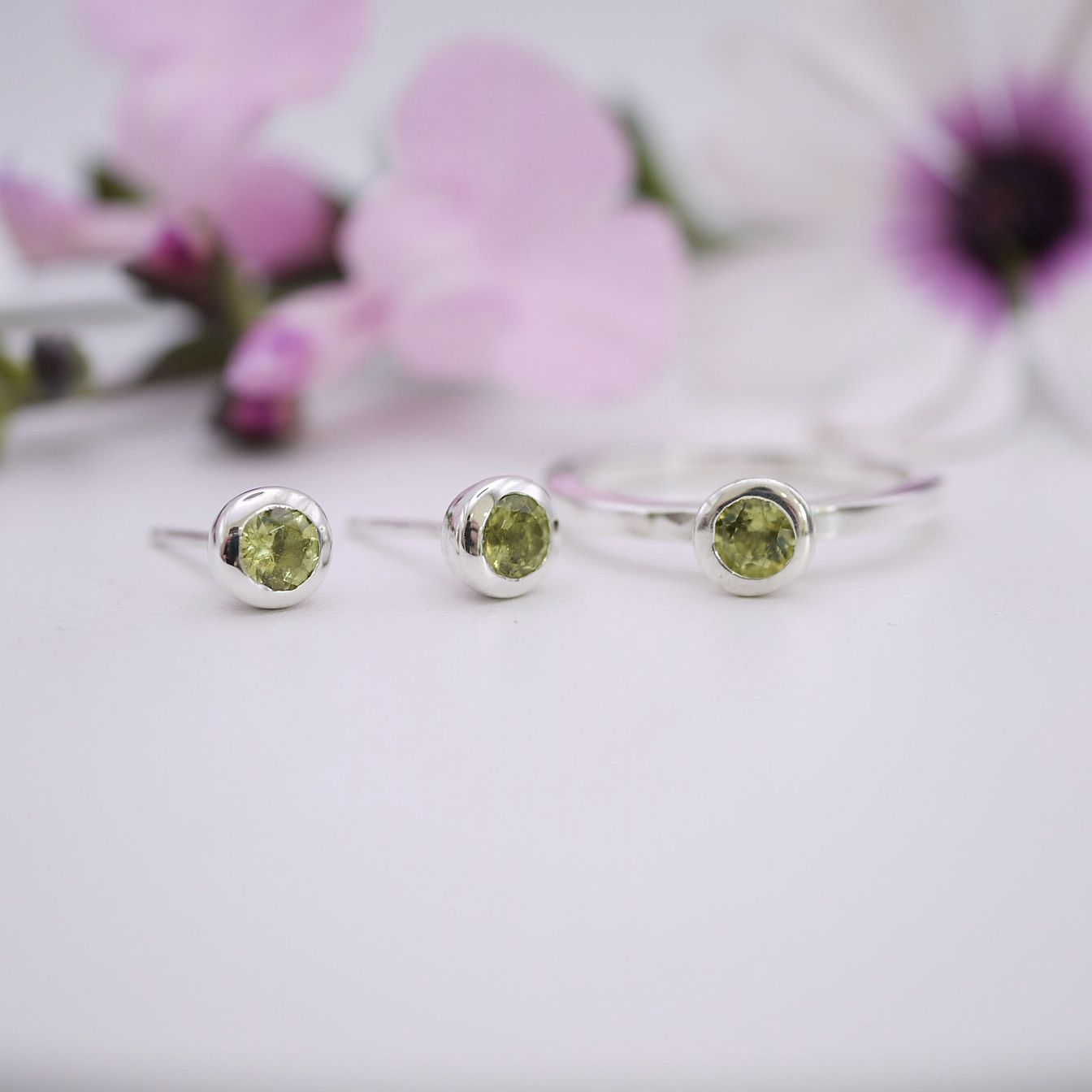 Juicy rings in silver, Stone: Peridot