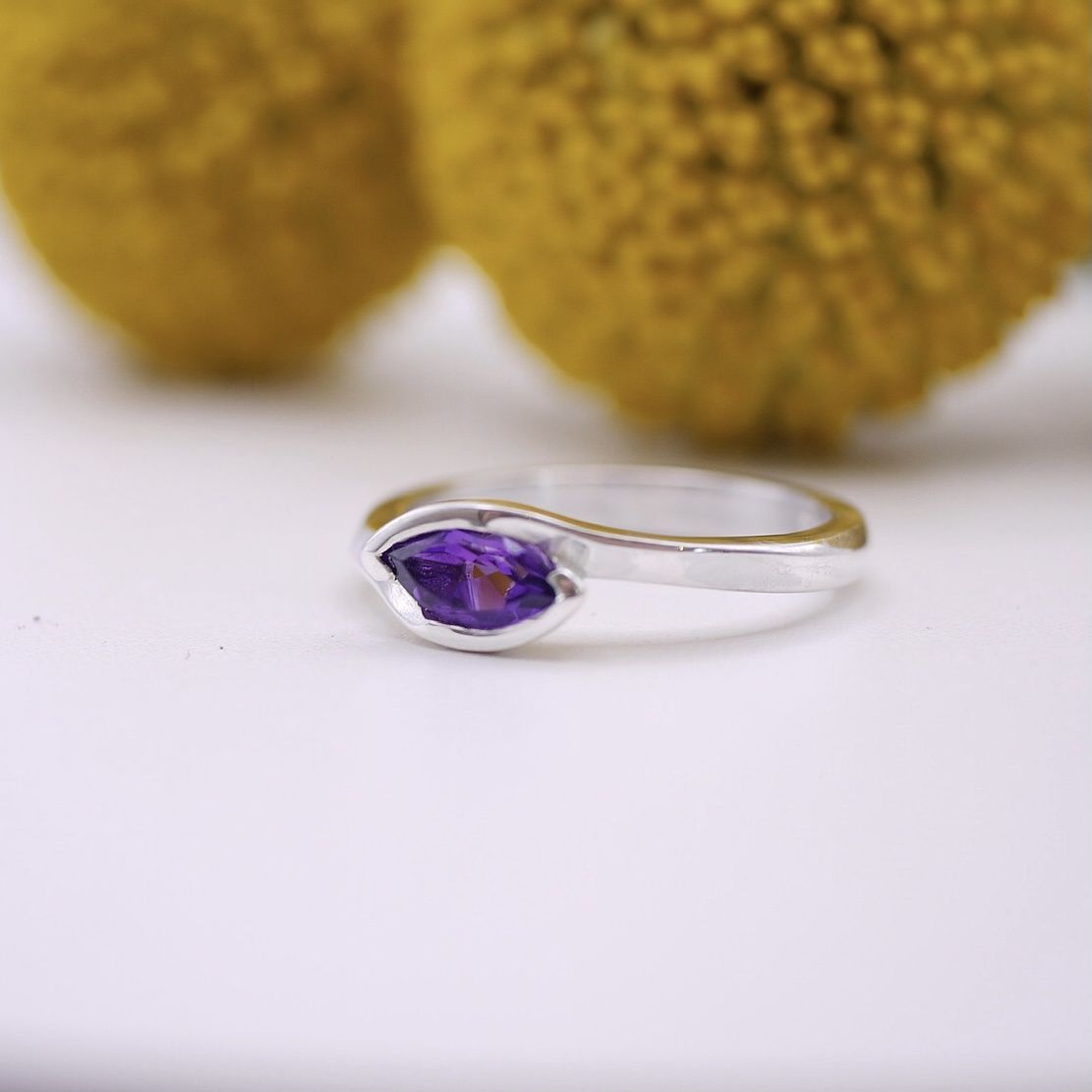 Marquise ring in silver, Stone: Amethyst
