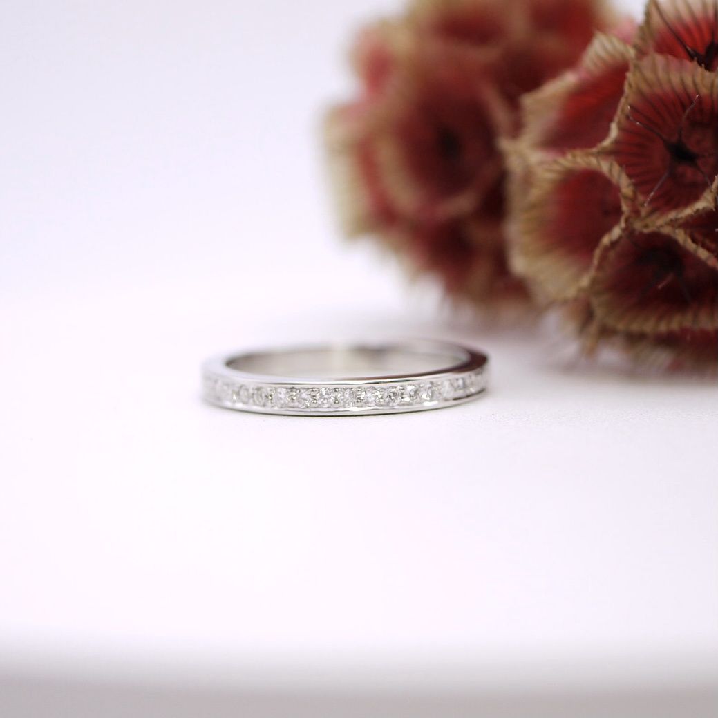 Diamond half eternity ring in gold, Metal: White gold